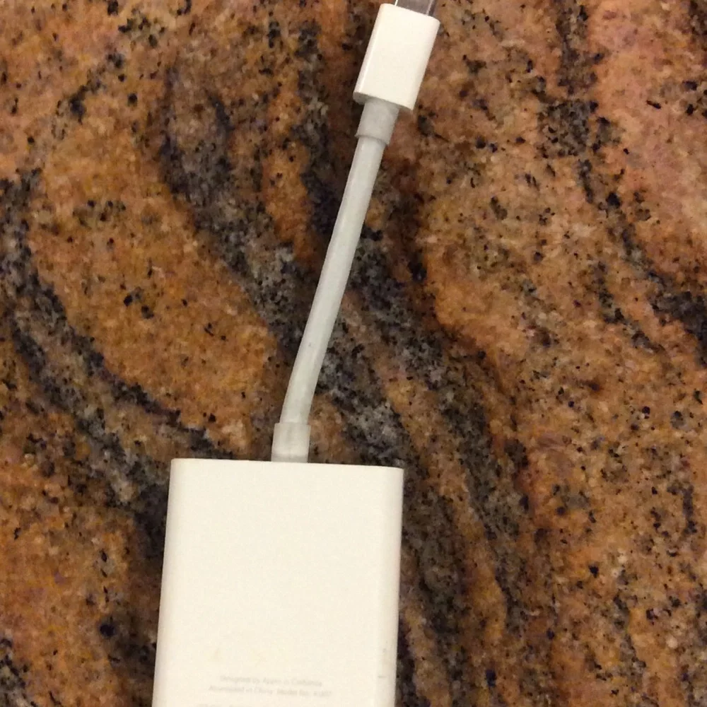Apple Lightning Digital AV Adapter model 1307